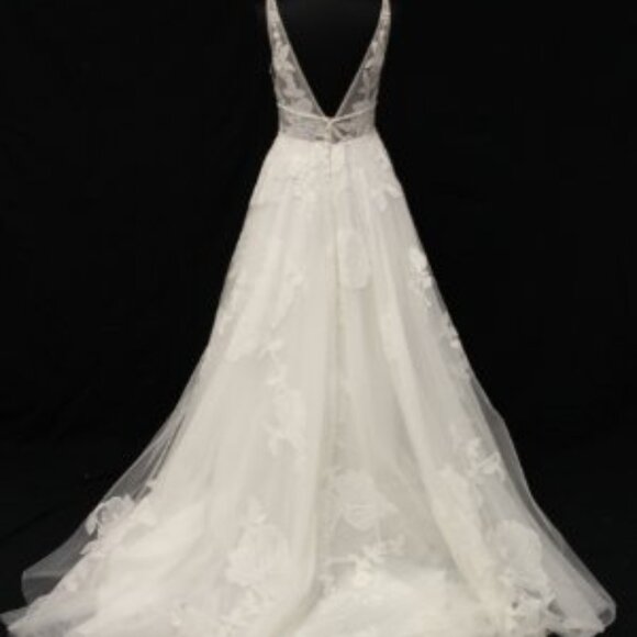 Wedding dress Madison James MJ908 size 8 - Picture 3 of 4
